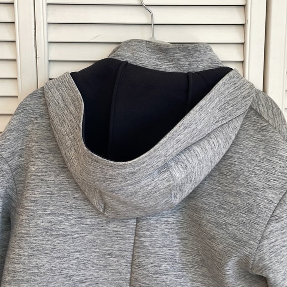 Lululemon gray softshell jacket - Picture 6 of 8